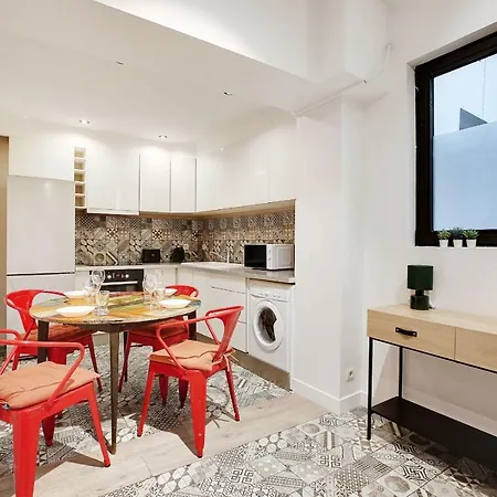 Cosy - 6p-2br - Republique Apartment